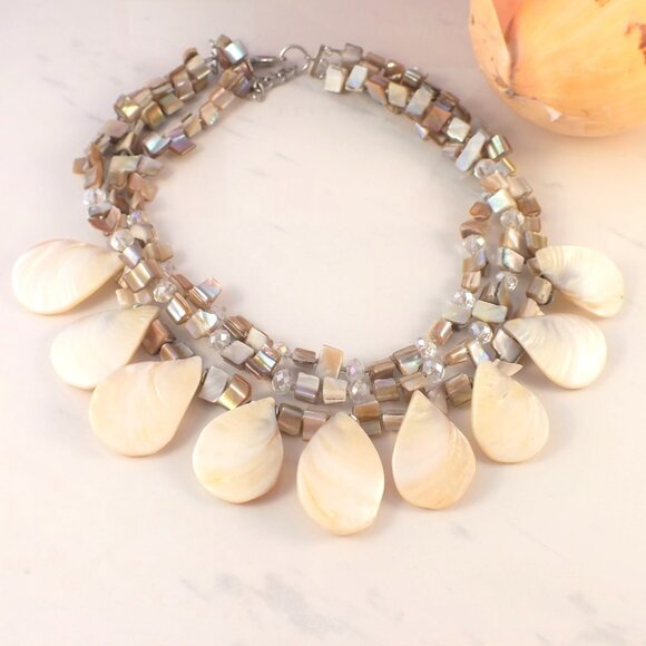 Multistrand Chunky Shell Necklace - Picture 2 of 8